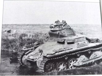 "Panzer -Die Geschichte der deutschen Panzerwaffe im Zweiten Weltkrieg", Niall Barr - Russel Hart, 175 Seiten, 2007, DIN A4, gebraucht