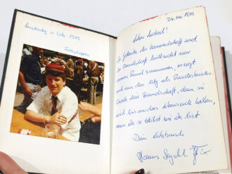 Studentenverbindung/Burschenschaft, Allgemeines Deutsches Kommersbuch, mit handschriftl. Widmung und Farbfotografie "Burschentag in Celle 1979", mit Faltblatt "Bundeslied", 8 Biernägel, Gannzfarbschnitt, 543 Seiten, Moritz Schauenburg, Lahr 1978