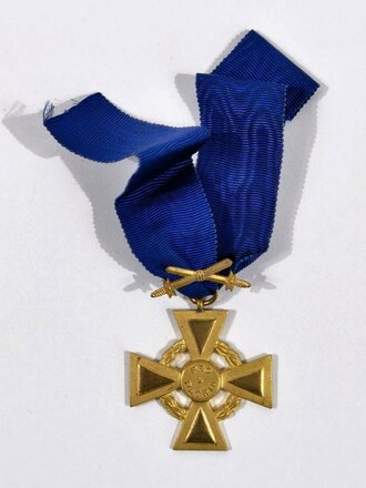 Österreich, Orden, Ehrenkreuz, Ehrenlegion "Pro Patria 1914-1918", mit Band und Schwertern, gebraucht, guter Zustand