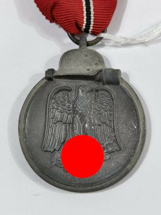 Medaille Winterschlacht im Osten am Band, Hersteller...