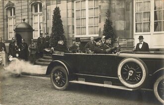 Foto Hindenburg im Automobil, 9 x 13,5 cm