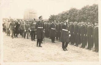 Foto Abschreiten einer Formation der Marinedivision der Ostsee/Marine-Infanterie durch den Stab, 9 x 13,5 cm