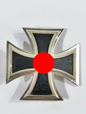 Eisernes Kreuz 1.Klasse 1939. Hersteller "4" auf der Nadel für Steinhauer & Lück. Schwärzung des Hakenkreuz 100% , magnetisch, gewölbt