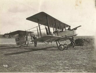 Aufnahme eines englischen Beuteflugzeugs "Airco...