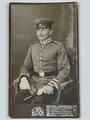 Atelieraufnahme eines Bayerischen Offiziers des 2. Schweren Reiter-Regiments "Franz Ferdinand von Österreich-Este" (2. Kürassier-Regiment), auf Karton, 6,5 x 10,5 cm