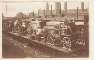 Foto Lazarettkutschen auf Waggons, Transport...