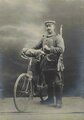 Foto  eines ausmarschmäßigen Feldgrauen Radfahrers, L. J. R. 99, 15.10.1914,  9 x 14 cm