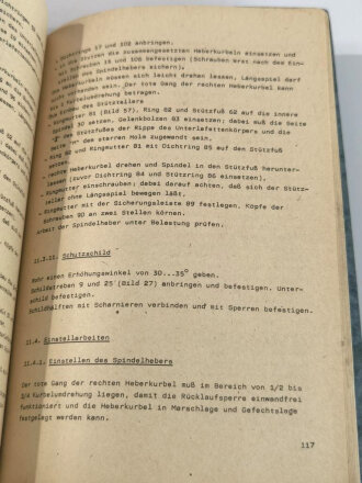 Nationale Volksarmee der DDR, Dienstvorschrift "A 256/1/217 122mm Haubitze D-30 Beschreibung und Nutzung" datiert 1979 mit 140 Seiten