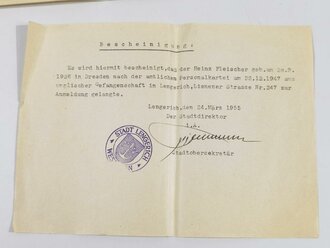 Kriegsgefangenschaft, Soldbuch eines Angehörigen der Kriegsmarine mit Royal Navy Identity Card, Dienst- und Führungszeugnis aus dem Deutschen Minenräumdienst sowie "Certificate of Discharge" aus engl. Kriegsgefangenschaft 1947 etc., ca. DIN A5, gebraucht