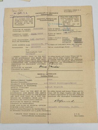 Kriegsgefangenschaft, Soldbuch eines Angehörigen der Kriegsmarine mit Royal Navy Identity Card, Dienst- und Führungszeugnis aus dem Deutschen Minenräumdienst sowie "Certificate of Discharge" aus engl. Kriegsgefangenschaft 1947 etc., ca. DIN A5, gebraucht