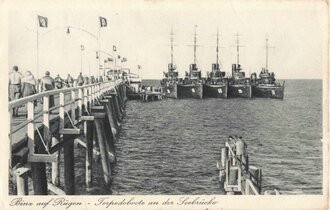Ansichtskarte "Binz auf Rügen - Torpedoboote an der Seebrücke"