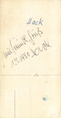 Deutschland nach 1945, SS-Obersturmbanführer Franz Hack, eigenhändige Unterschrift auf Ausschnitt einer Foto-Postkarte, 1.7.1980, ca. 6 x 11 cm, gebraucht