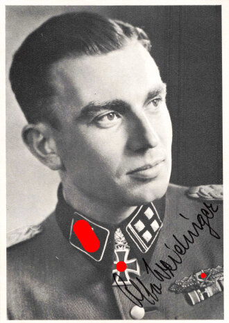 Deutschland nach 1945, SS-Obersturmbannführer Otto Weidinger (SS-Panzergrenadier-Regiment 4 "Der Führer"), eigenhändige Unterschrift auf Repro-Foto, ca. 10  x 14,5 cm, guter Zustand