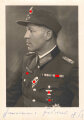 Generalleutnant Sebastian Fichtner (Kommandeur 8. Panzer-Division), eigenhändige Unterschrift auf Atelier-Fotografie, um 1943, 10,5 x 14,5 cm, guter Zustand