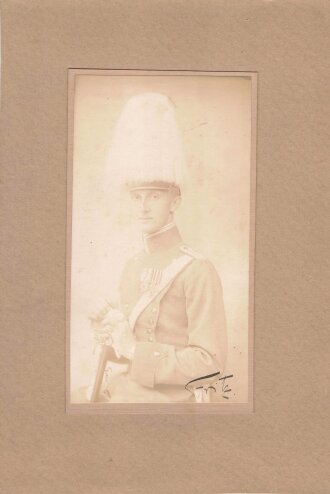 Deutschland vor 1918, Fritz Schöttl (Freikorps?, "† 1918/19 im Kampf um München"), eigenhändige Unterschrift auf Sitzportrait (Studio), Fotografie 21 x 12 cm, ausgebleicht