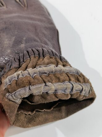 Fallschirmjäger, Paar Handschuhe gefütterte Ausführung. getragenes Paar, beim linken Handschuh hat sich das Futter golöst