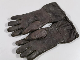 Fallschirmjäger, Paar Handschuhe gefütterte Ausführung. getragenes Paar, beim linken Handschuh hat sich das Futter golöst