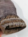 Fallschirmjäger, Paar Handschuhe gefütterte Ausführung. getragenes Paar, beim linken Handschuh hat sich das Futter golöst