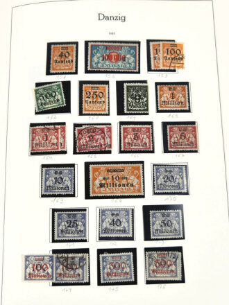 Sammlung Briefmarken Danzig, jede Seite mit Marken ist fotografiert.