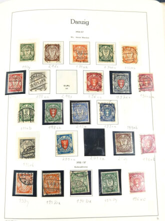 Sammlung Briefmarken Danzig, jede Seite mit Marken ist fotografiert.