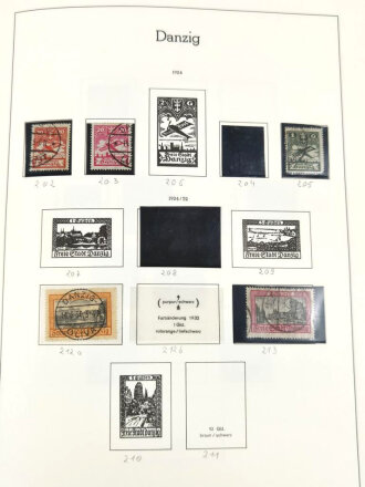 Sammlung Briefmarken Danzig, jede Seite mit Marken ist fotografiert.