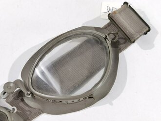 Brille für Kradmelder der Wehrmacht. Gummi weich, Zugband elastisch, datiert 1941