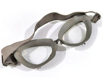 Brille für Kradmelder der Wehrmacht. Gummi weich, Zugband elastisch, datiert 1941