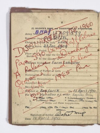 Britisches Soldbuch (1943-1946) von "Louis Detzel" aus Herxheim mit 4 Fotografien (9 x 13,5 cm) , eingetragen Africa, Italy und 1939-45 Star, Defense medal, dazu Führungszeugnis der französischen Fremdenlegion (1940)