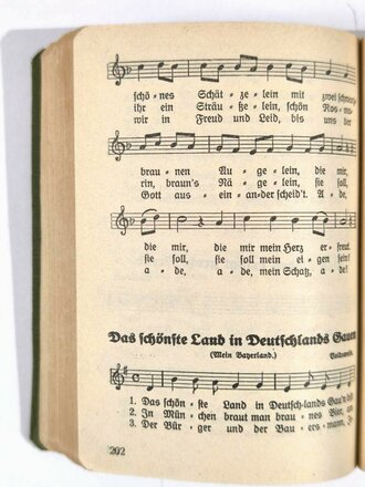 SA Liederbuch, herausgegeben im Auftrage der Obersten SA-Führung, 291 Seiten, 1933, 10 x 12,5 cm, sehr guter Zustand, seltenes Stück
