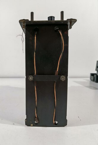 Überbrückungszusatz für Trägerfrequenzverbindungen datiert 1943. Originallack, Funktion nicht geprüft, schliesst nicht