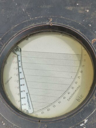 Anzeige Zielhöhenwinkel für Entfernungsmesser auf 4 Meter Basis der Wehrmacht. Originallack, 22 x 25cm