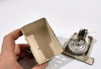 Radiosonde /  Wettersonde für Messballone der Wehrmacht. Kleine Ausführung, vermutlich nur ein Teil einer grösseren Apparatur. Seltenes Stück in gutem Zustand