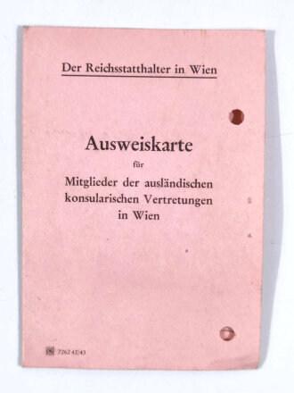 "Ausweiskarte für Mitglieder der ausländischen konsularischen Vertretungen in Wien" mit Lichtbild für eine "Beamtin des Slovakischen Generalkonsulats", 31. August 1943, ca. 9 x 13 cm, gefaltet, guter Zustand