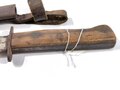 1.Weltkrieg  Grabendolch, ungereinigtes Kammerstück, die Scheide original lackiert