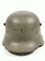 1.Weltkrieg Stahlhelm Modell 1916, feldgrauer Originallack, originales Innenfutter, dieses defekt. In allen Teilen originales Stück