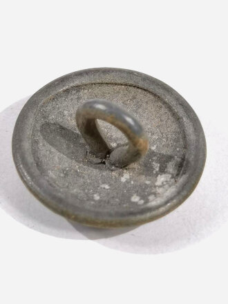 1. Weltkrieg, feldgrauer Schulterklappenknopf für die Feldbluse, 19 mm