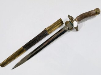 Jagdlicher Hirschfänger , Hersteller Weyersberg & Co Solingen. Gesamtlänge 50cm. Beimesser fehlt, insgesamt guter Zustand, dekoratives Stück