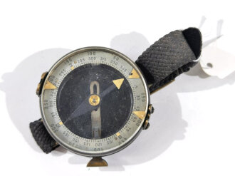 Russland 2. Weltkrieg, Armkompass, Beutestück eines Deutschen Soldaten, datiert 1940, dreht einwandfrei