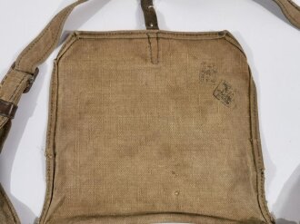 Russland höchstwahrscheinlich 2. Weltkrieg, mir unbekannte Tasche mit Trageriemen, ca. 10 x 26 x 32 cm, gebraucht