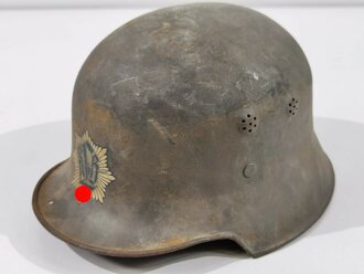 Stahlhelm Luftschutz, grün lackierte Ausführung, ungereinigter Fundzustand