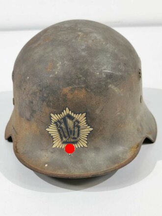 Stahlhelm Luftschutz, grün lackierte...