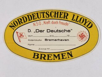 NSG KdF, Konvolut Dampfer "Der Deutsche", 2 Kofferaufkleber/Vignetten, Preisliste für Getränke und Tabakwaren sowie Ansichtskarte mit Speisefolge, 27.08.1935, ca. DIN A5, Vignetten 11,5 und 14,5 cm, sehr guter Zustand