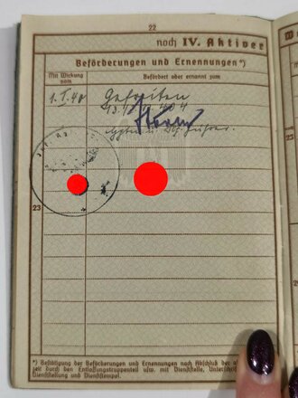 Deutscher Volkssturm Gestellungsbefehl Mannheim, 24.12.1944. Dazu der Wehrpaß des Mannes