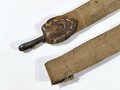 1. Weltkrieg, feldgrauer Brotbeutelriemen mit Schanzzeugschlaufe, die eine Seite abgeschnitten