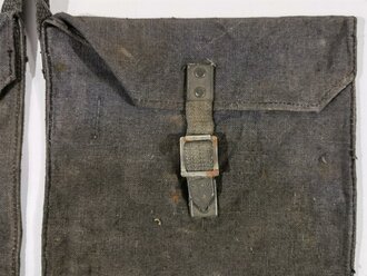 Beutel für Gewehrgranaten datiert 1942, blaues Material, ungebrauchtes Stück mit Lagerspuren