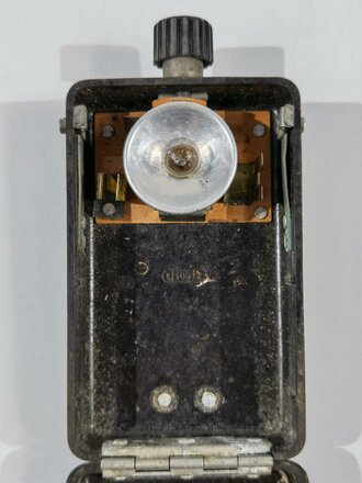 Taschenlampe aus Pressmasse "Zeiler  No.M. 4848" Anknöpflasche aus Ersatzmaterial defekt, Funktion nicht geprüft