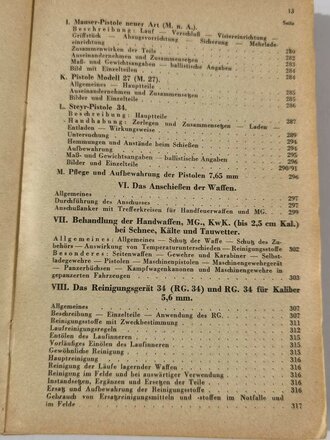 "Waffen- und Schiesstechnischer Leitfaden für die Ordnungspolizei" Ausgabe 1944 mit 568 Seiten. Buchrücken defekt, Bindung zum Teil lose