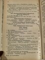 "Waffen- und Schiesstechnischer Leitfaden für die Ordnungspolizei" Ausgabe 1944 mit 568 Seiten. Buchrücken defekt, Bindung zum Teil lose