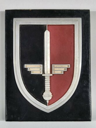 Luftwaffe Wappen der 1. Staffel Jagdgeschwader 52 . Rückseitig datiert 12.4.44 und mit vielen eignahändigen Unterschriften versehen. Maße 14,5 x 18,5cm
