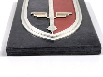 Luftwaffe Wappen der 1. Staffel Jagdgeschwader 52 . Rückseitig datiert 12.4.44 und mit vielen eignahändigen Unterschriften versehen. Maße 14,5 x 18,5cm
